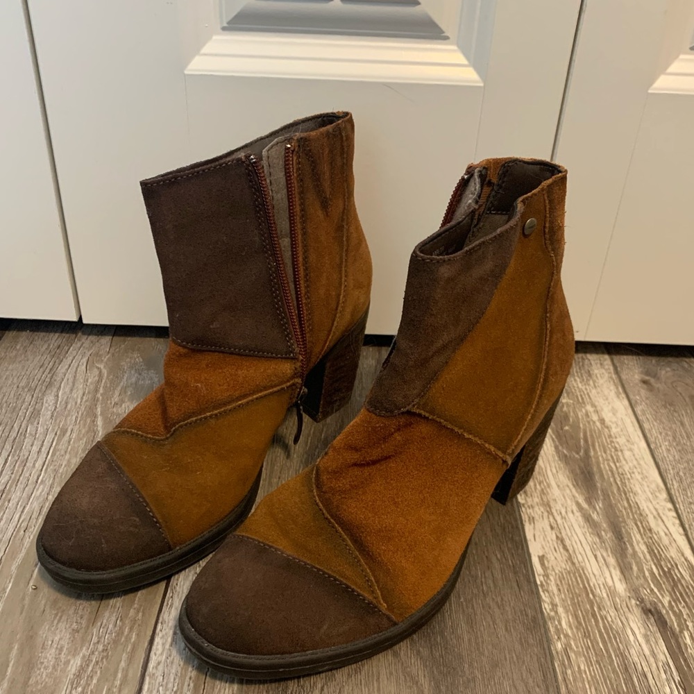 Earth brand suede boots. Worn twice.